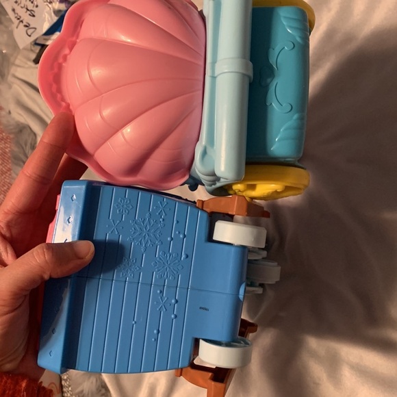 Fisher price little people Ariel shell chariot music frozen sleigh light up lamp - Picture 6 of 6